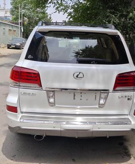 LEXUS LX 570 Gulf Specs